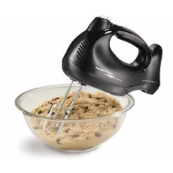Hand Mixer with Snap-On Case